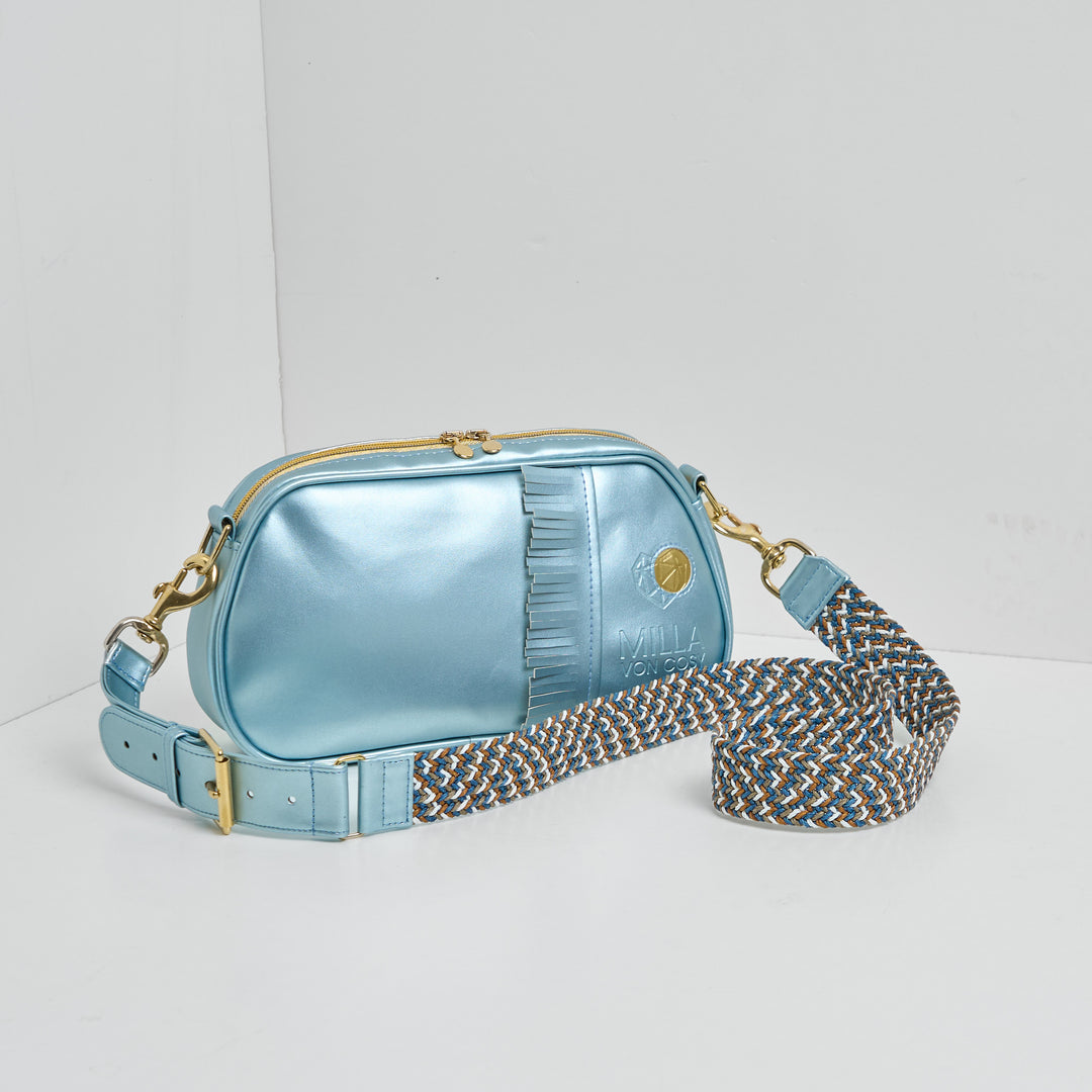 Umhängetasche Fleur – am Model getragen – Milla von Cosy